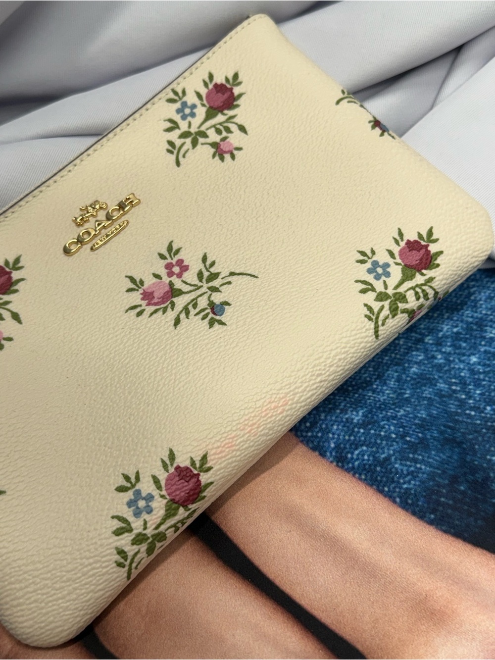 (new+tag) Coach Ivory Floral Leather Wristlet with Pink Accents & Gold Hardware - Picture 9 of 9
